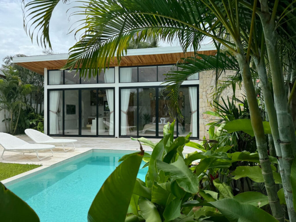 Luxurious Tropical Retreat – 1B Private Pool Villa